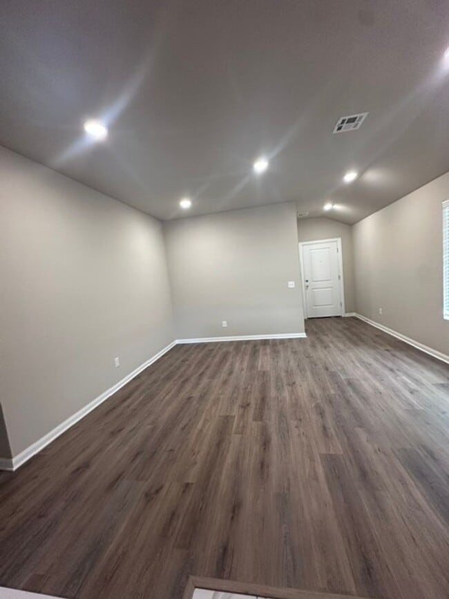 Building Photo - 4008 SE 81st St