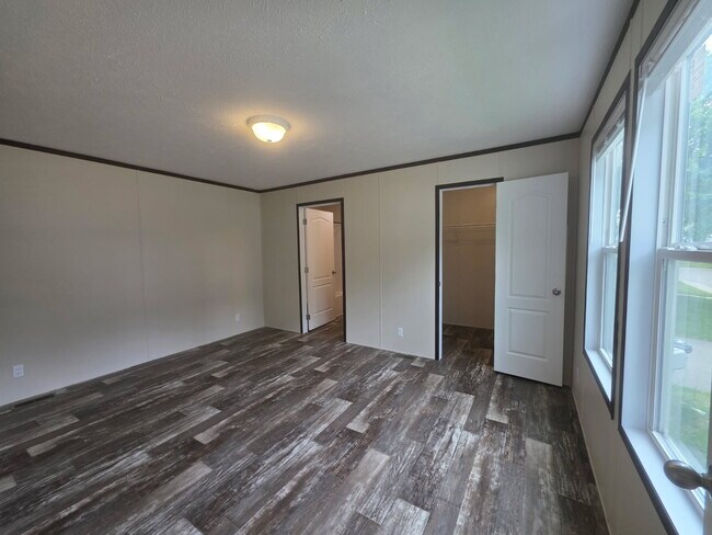 Foto del edificio - 44 Sparrow Hill Dr