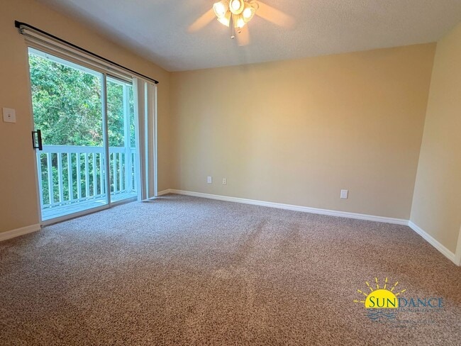 Building Photo - Great 2 Bedroom Unit in Fort Walton Beach!