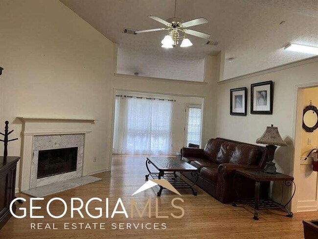 Foto del edificio - 1590 Westfield Ct NW