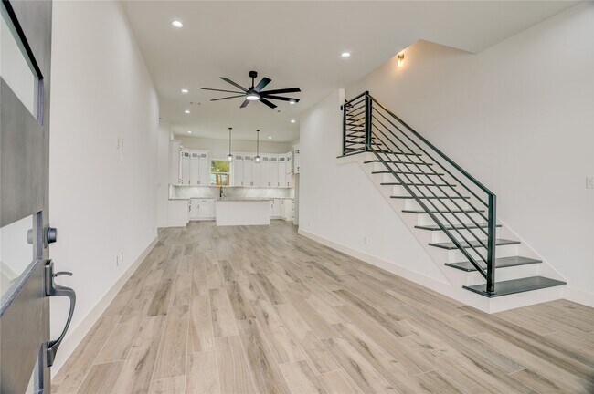 Foto del edificio - 6814 Hartland St