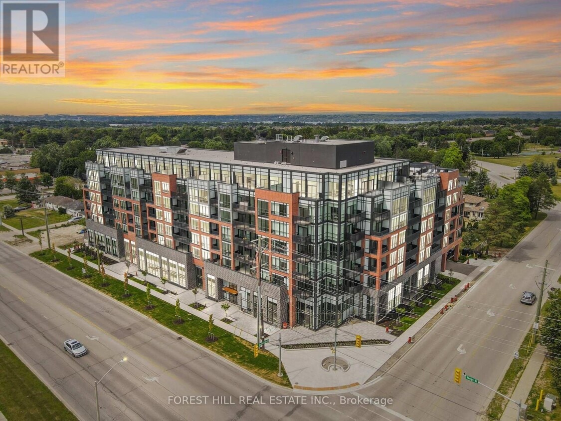 Photo principale - 681 Yonge St