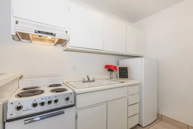 Interior Photo - Pacific Terrace