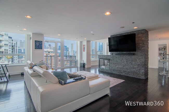 Foto del edificio - 600 N Kingsbury St