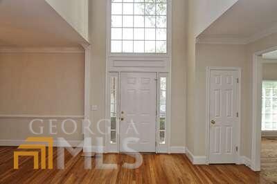 Building Photo - 800 Chelsea Park Dr NE