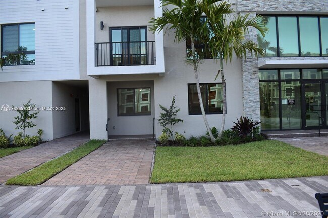 Foto del edificio - 4640 NW 84th Ave