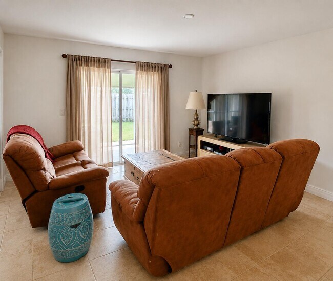 Foto del edificio - 12497 Guilford Way