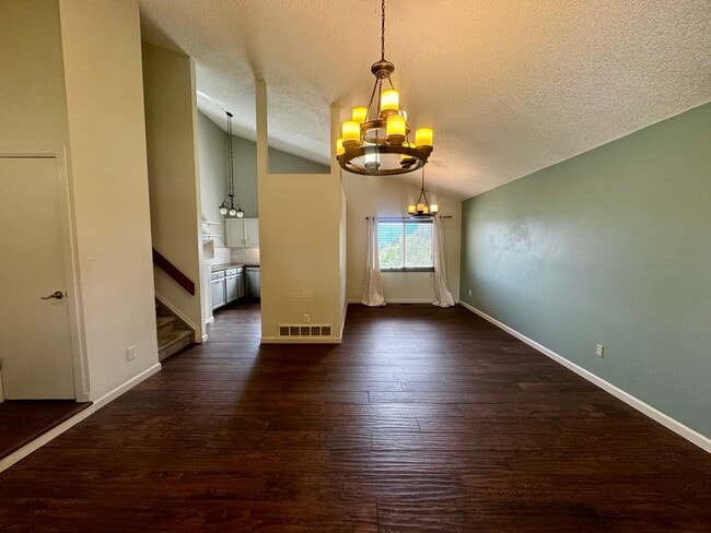 Building Photo - 3725 Sedgewood Way
