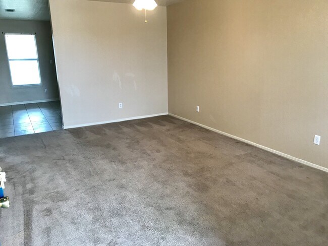 Foto del edificio - Great location off Panther Way