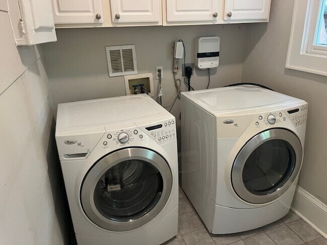 Foto del edificio - 3 bedroom, 2 bathroom