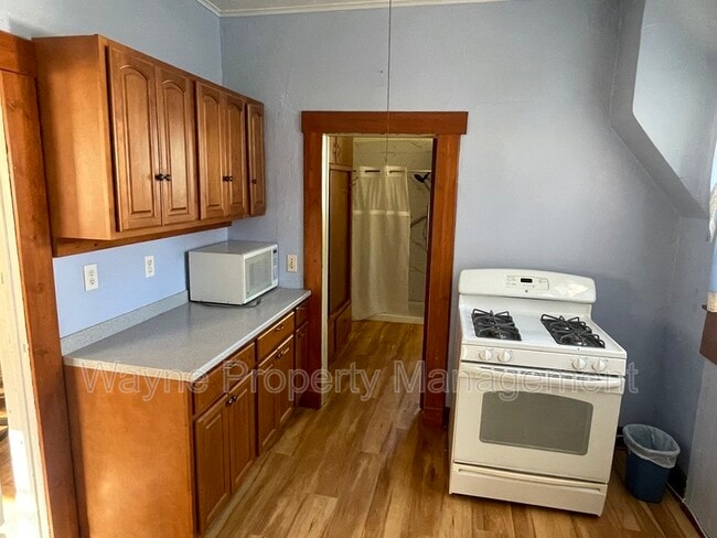 Foto del edificio - 516 N Cadwell Ave