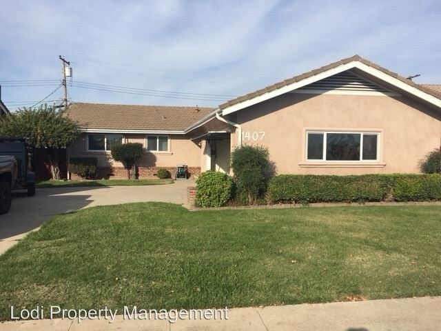 Primary Photo - 1407 Mariposa Way