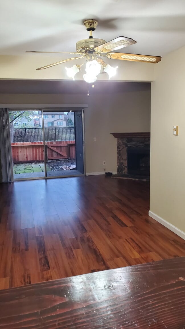 Building Photo - 1460 Parkway Dr