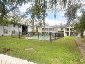 Building Photo - 500 Willow Dr