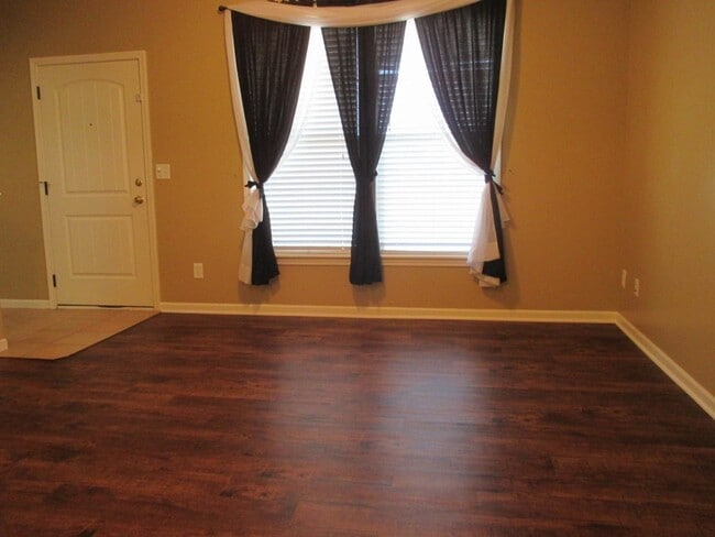 Building Photo - Beautiful Home in Great Location!