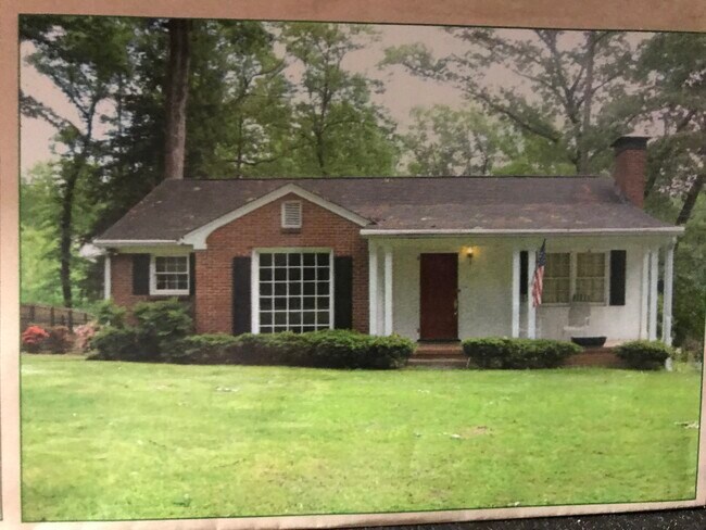 Foto del edificio - 2165 Collins Dr NW