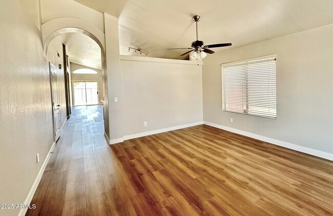 Foto del edificio - 4781 W Harrison St