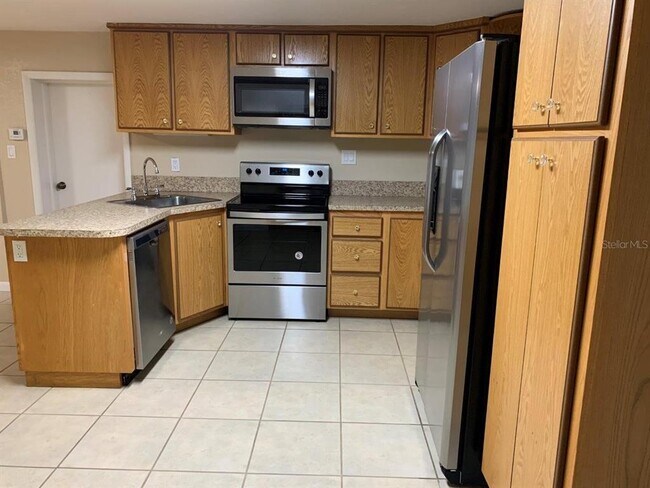Foto del edificio - 108 E Hazel St
