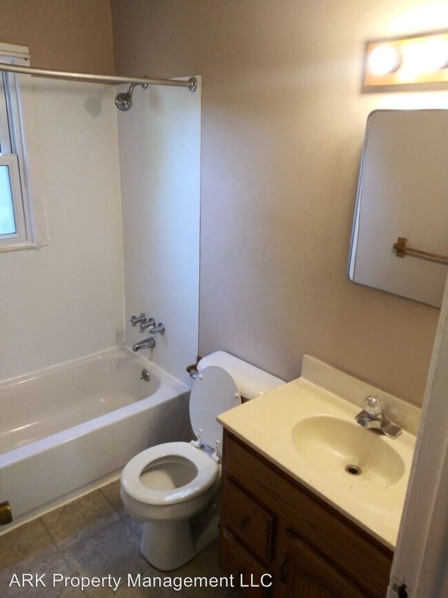 Foto del edificio - 2 br, 1 bath House - 23385 Hoover Ave