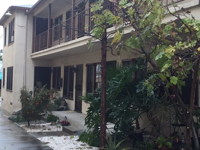 Building Photo - 15153 Dickens St