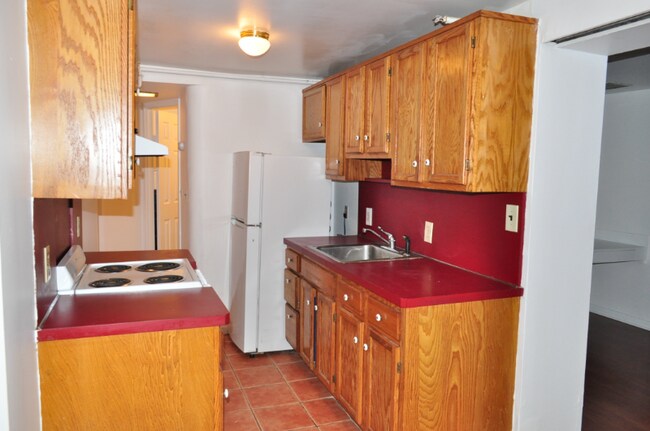 Building Photo - 8 Grove St