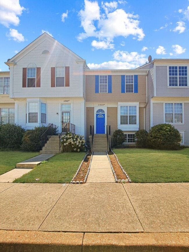 Building Photo - 3-Level 4/Bedroom, 4/Bath Townhome in Wald...