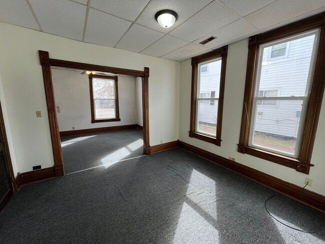 Building Photo - 108 S Foster St