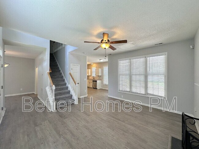 Building Photo - 741 Hanska Way