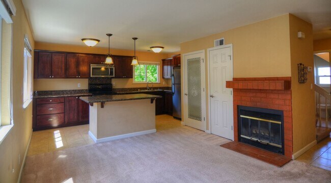 Foto del edificio - Excellent Santa Clara Location! Open Floor...