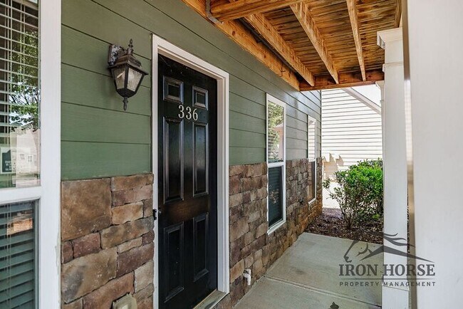 Foto del edificio - 336 Bridgewater Cir