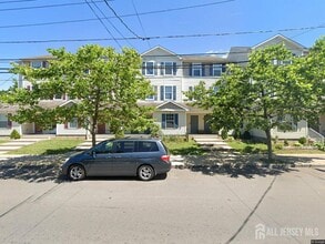 Building Photo - 114B Remsen Ave