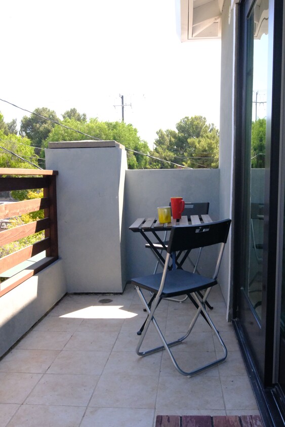 Balcony - 327 Morse Ave