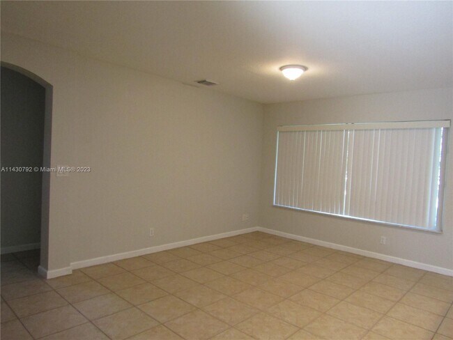 Building Photo - 2045 Little Torch St
