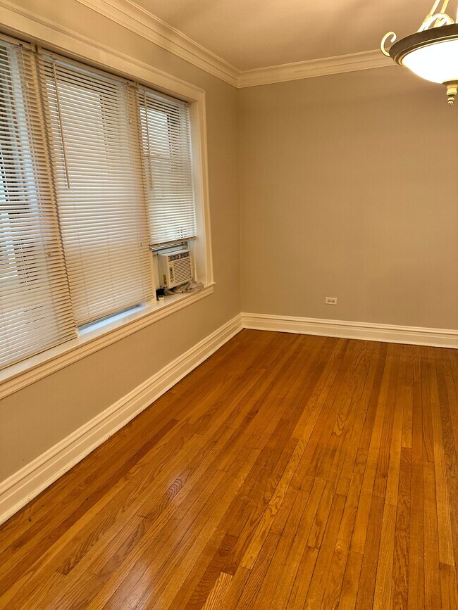 Foto del edificio - 723 Dobson St