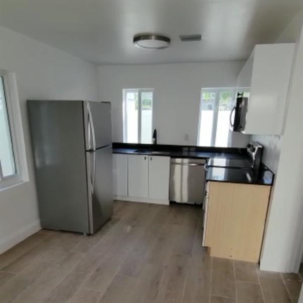 Foto principal - 1744 SW 10th St