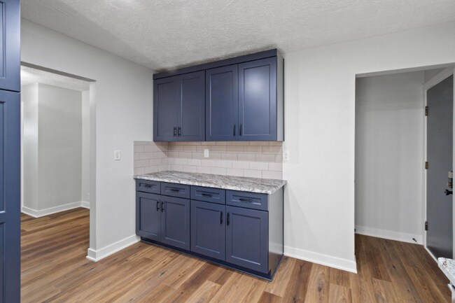 Foto del edificio - 1533 S 76th St