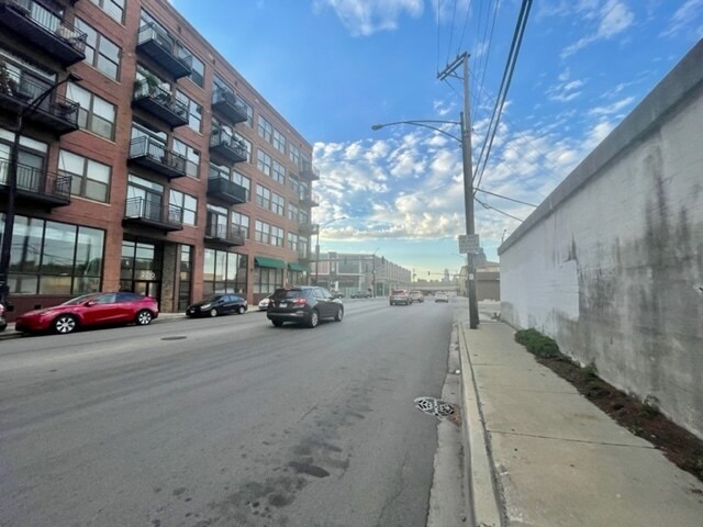 Building Photo - 2310 S Canal St