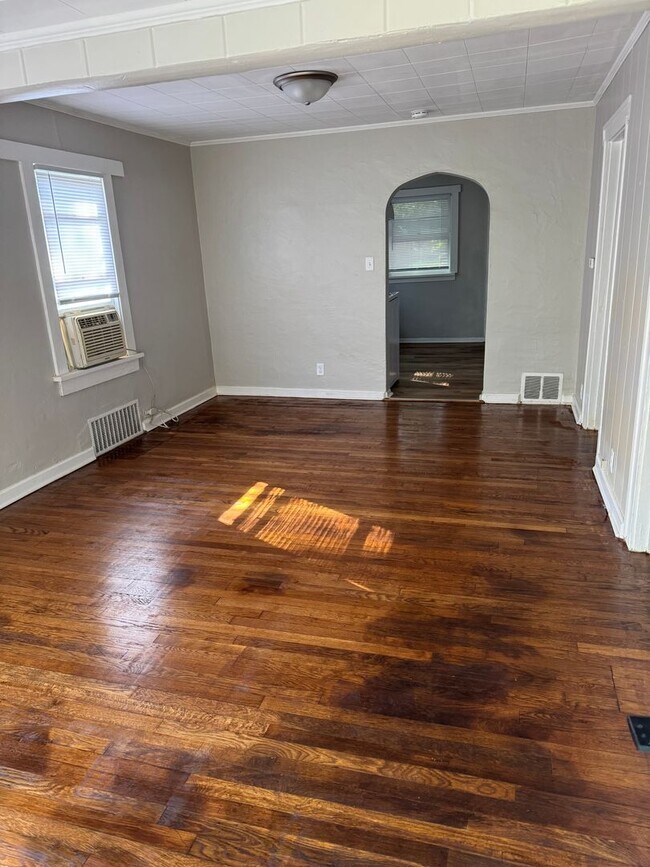 Foto del edificio - 2 Bedroom House - RENT SPECIAL!