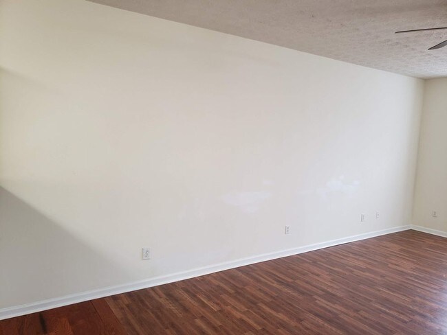 Foto del edificio - MOVE IN READY