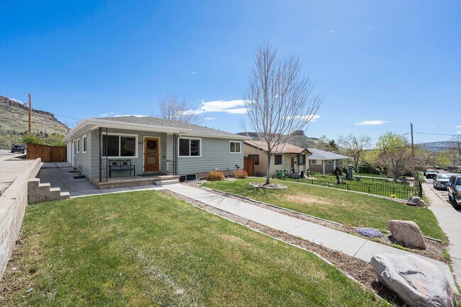 Building Photo - Beautifully Updated Home Near Downtown Golden
