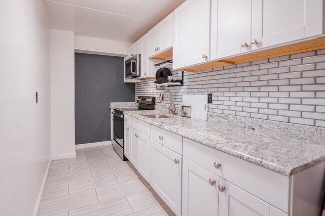 Building Photo - 95 Nahant St