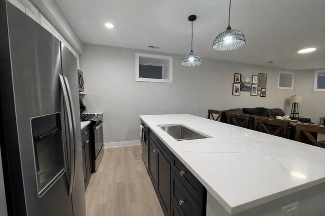 Foto del edificio - 1535 N Maplewood Ave