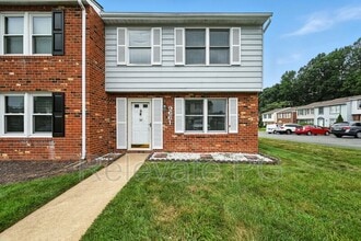 Building Photo - 9661 Springfield Woods Ct