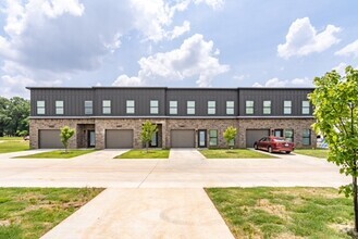 Building Photo - 3407-3425 Brooke Pl