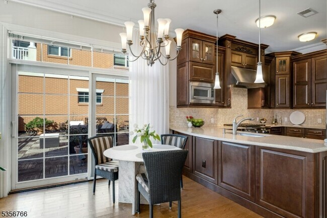 Building Photo - 50 Parmley Pl