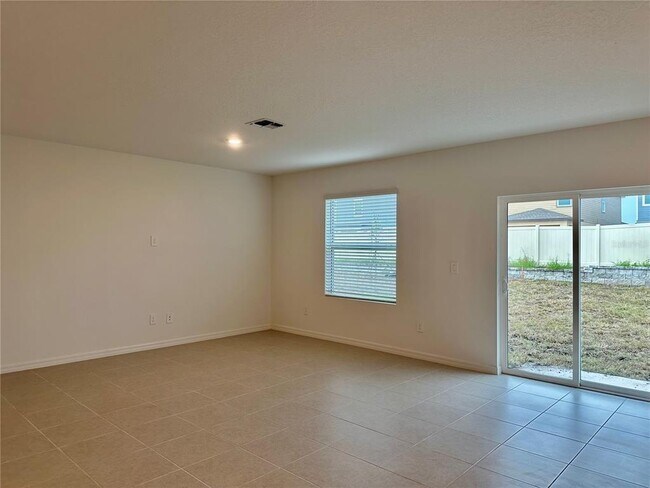 Foto del edificio - 8842 Dusty Ln
