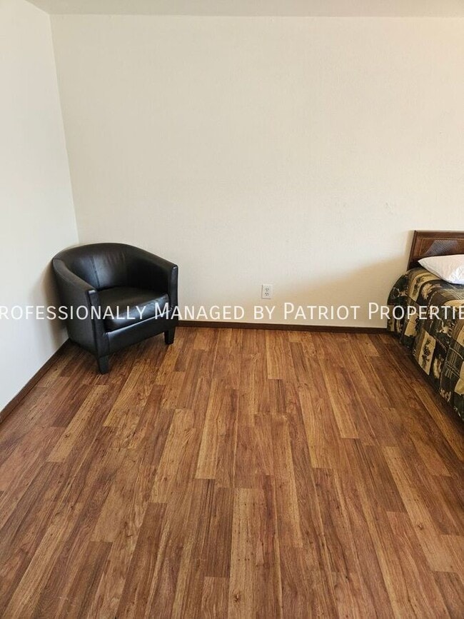 Building Photo - 4750 8th St S