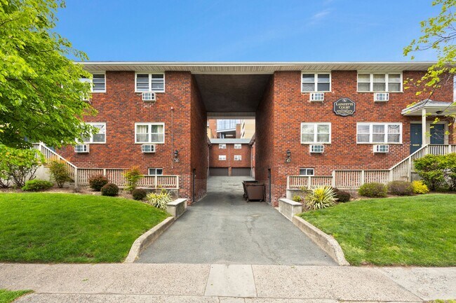 Foto del edificio - 39-45 1st St