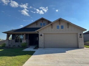 Building Photo - 490 Elena Dr