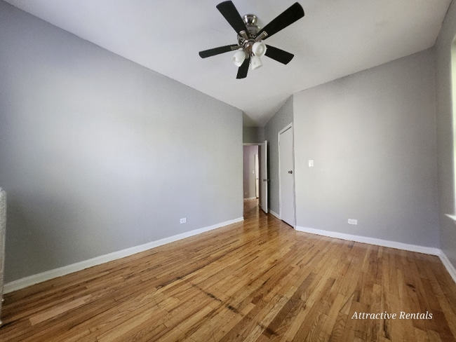 Foto del edificio - 6800 S Harper Ave